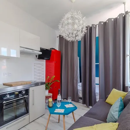 Petite Maison Avec Jardin * Руайян