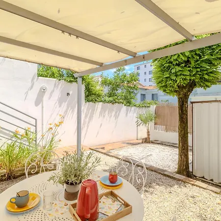 Petite Maison Avec Jardin Апартаменты